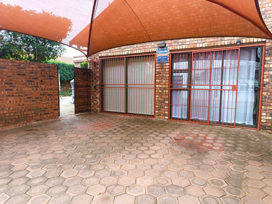 3 Bedroom Property for Sale in Uitsig Free State